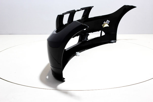 Voorbumper  BMW 3 Serie E90 SCHWARZ (668)